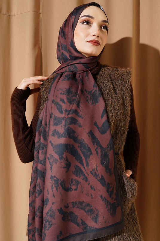 وشاح بنقشة الحمار الوحشي بلون الطين