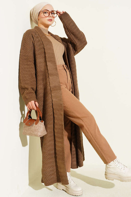 كارديجان طويل محبوك بنقشة متعرجة، بني