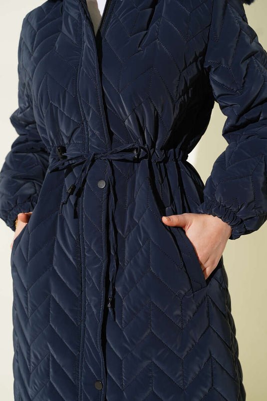 Giacca imbottita trapuntata a zigzag con cappuccio blu scuro