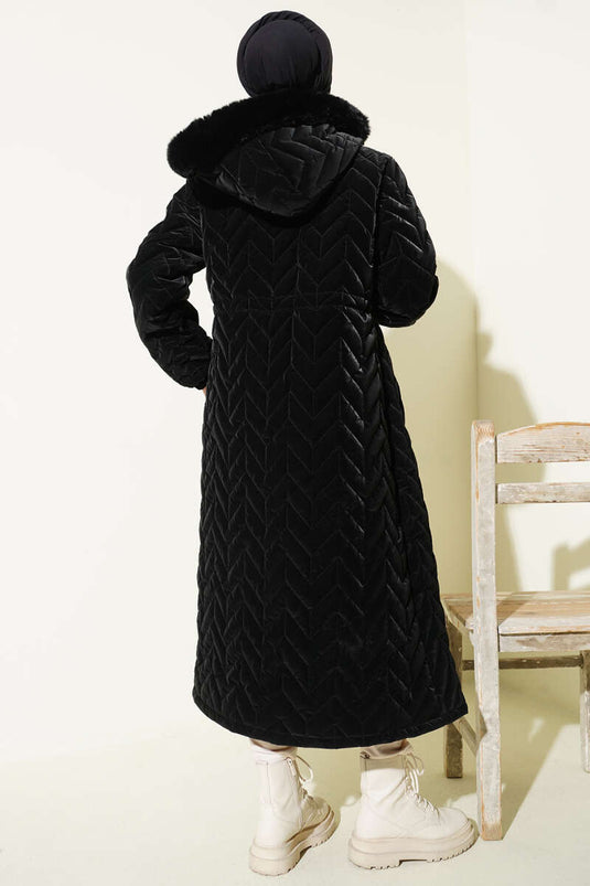 معطف مبطن مبطن بخطوط متعرجة مع قبعة، أسود