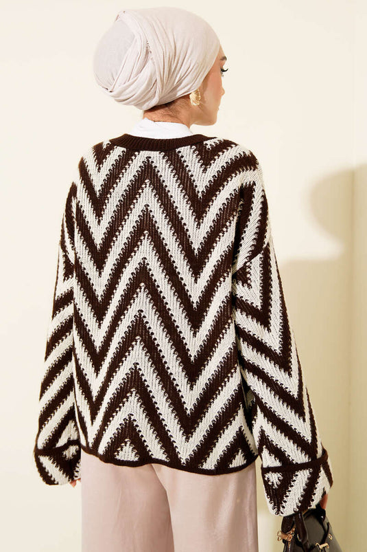 سترة محبوكة مفتوحة بنمط متعرج، لون قهوة