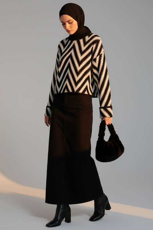 سترة محبوكة مفتوحة بنمط متعرج باللون الأسود