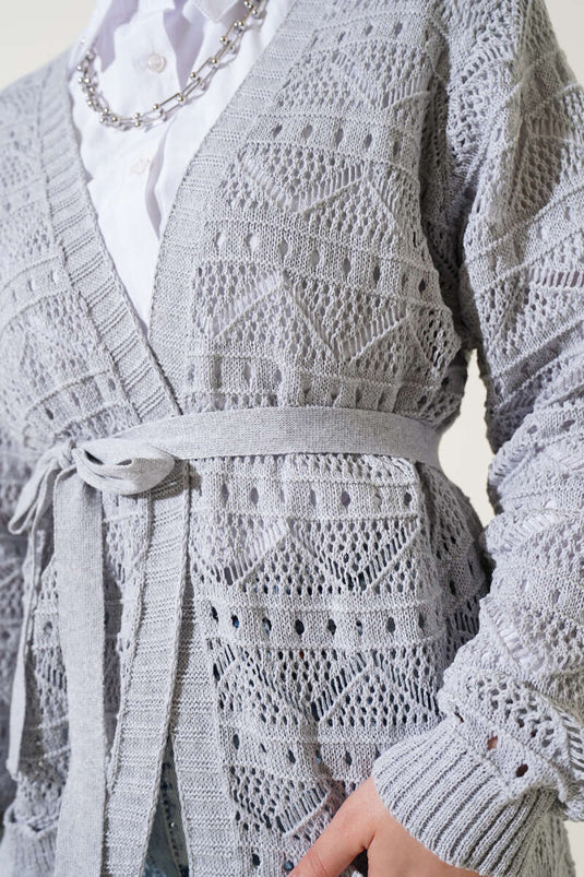 Cardigan en tricot gris à ceinture perforée à motif zigzag