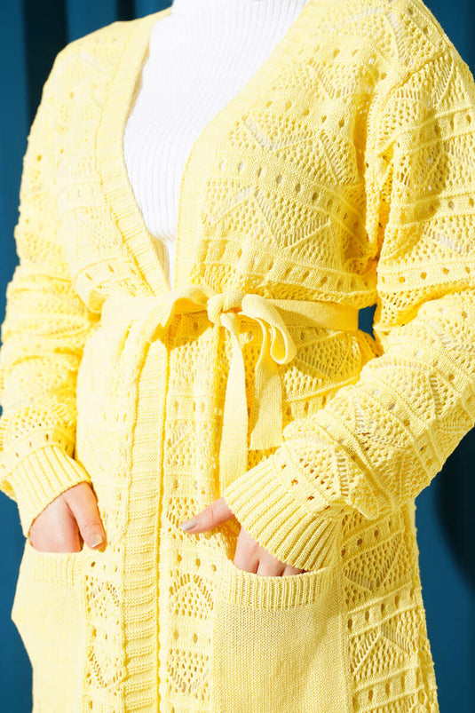 Cardigan en tricot à ceinture perforée à motif zigzag jaune