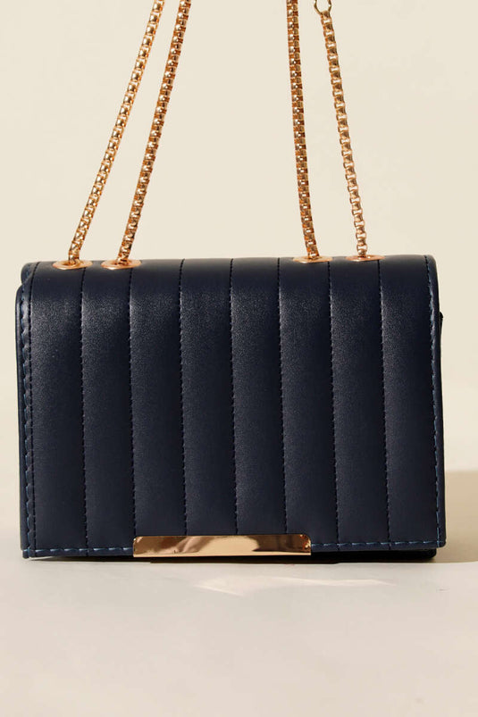 حقيبة مستطيلة بحزام سلسلة، لون أزرق داكن