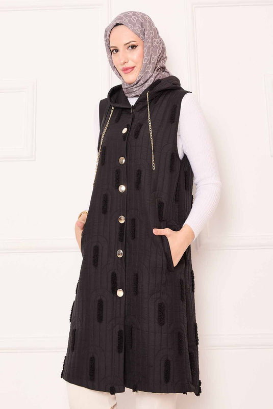 Gilet matelassé boutonné avec détails en chaîne noir