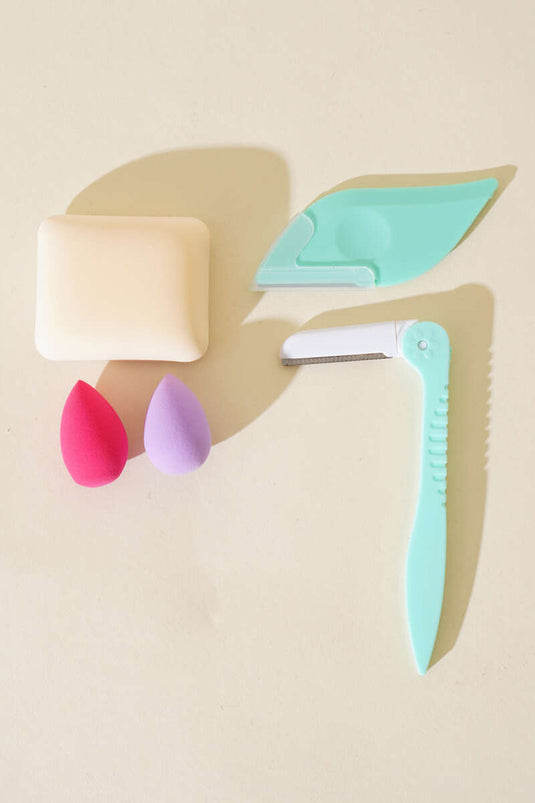 Assortiment de 5 éponges à maquillage + rasoir 1
