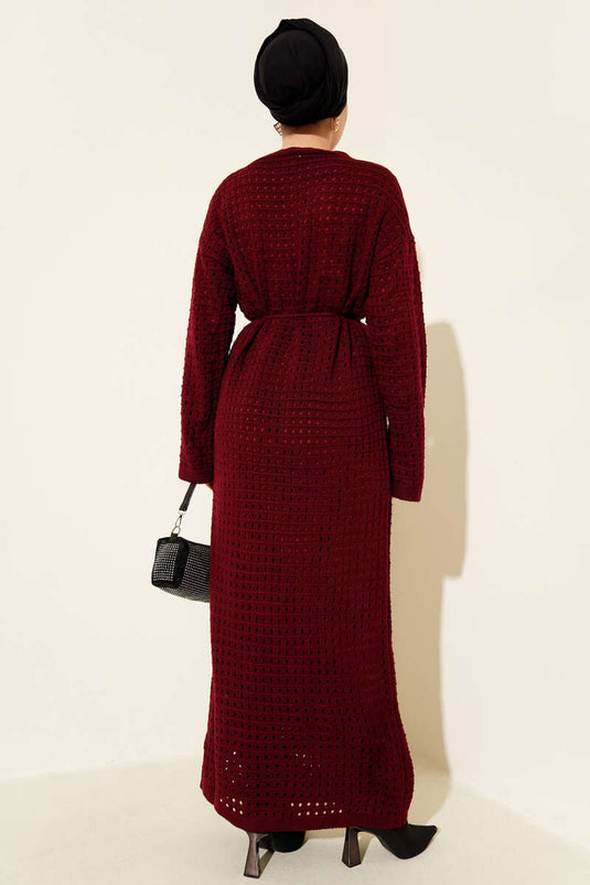 Robe En Tricot Bordeaux Avec Ceinture Brodée