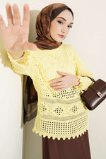 Pull à motif ajouré en relief jaune