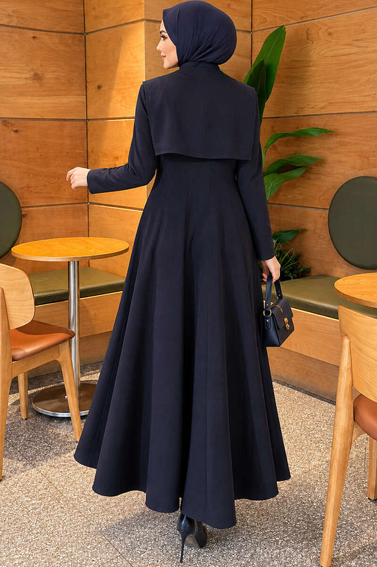 Marineblaues Cape-Kragen Kleid Mit Accessoires