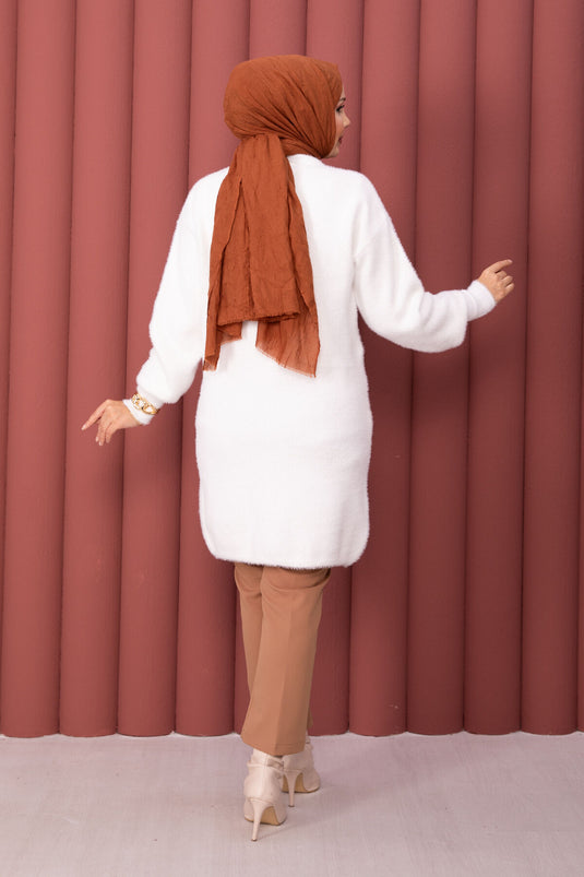 Gilet hijab en angora écru à boutons dorés