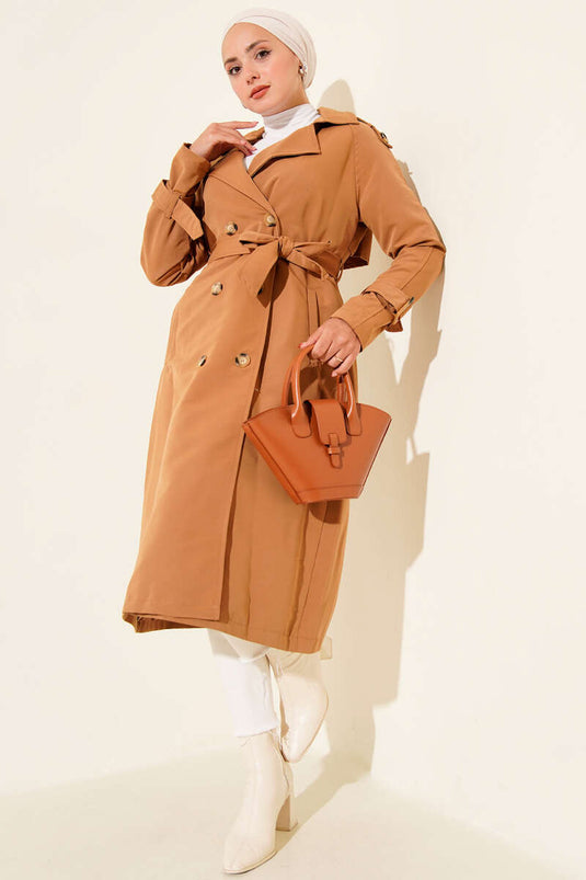 معطف ترنش مزدوج الصدر مع كتاف بلون الجمل