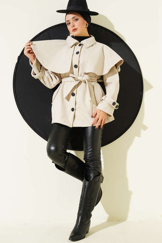 Manteau court en cachemire avec cape à épaulettes, beige.