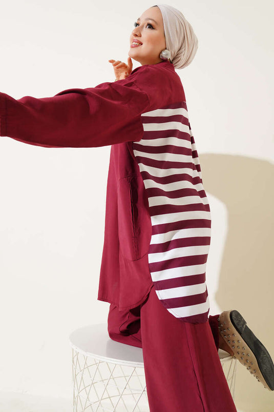 Completo due pezzi con dettaglio a righe sul retro, bordeaux.