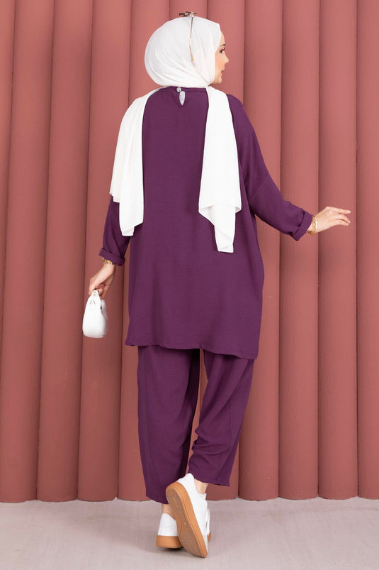 Ensemble ample d'été avec détails brodés, couleur mûre