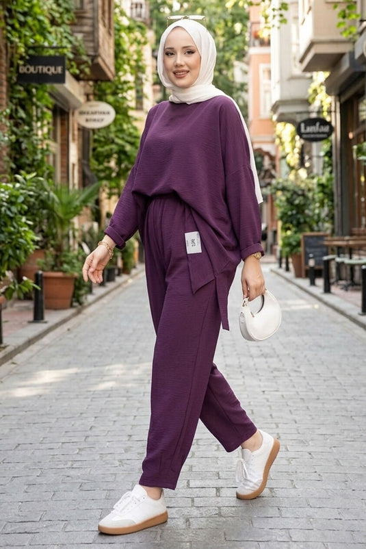Ensemble ample d'été avec détails brodés, couleur mûre