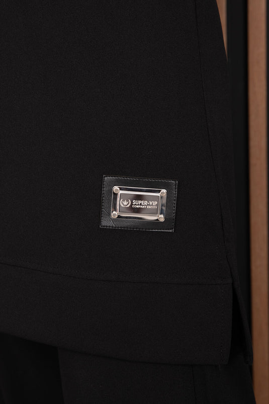 Ensemble hijab deux pièces sport orné d'un emblème, noir