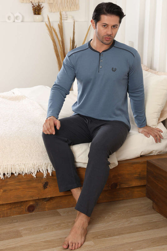 طقم بيجاما رجالي أزرق بأكمام طويلة وتفاصيل شعار