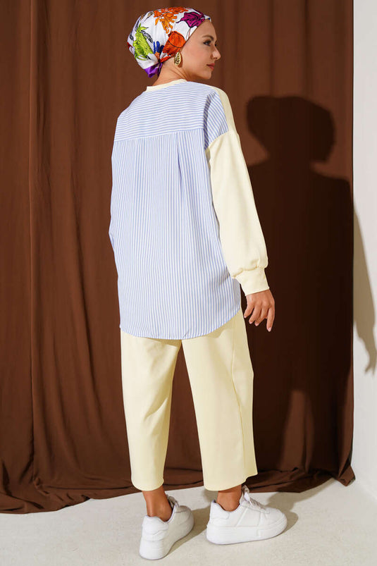 بدلة مخططة مزينة بشعار أصفر من قطعتين