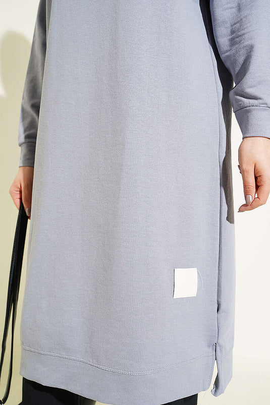 Tunique basique longue grise avec broderie