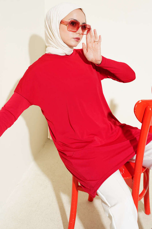 تونيك أحمر بفتحة خلفية غير متماثلة