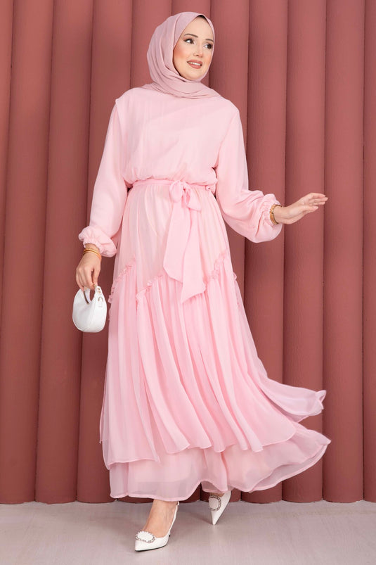 Robe en chiffon avec détails asymétriques à volants couleur poudre