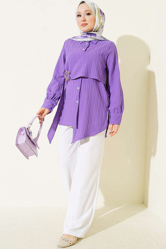 Lila Hemd Mit Goldener Schnalle Und Details