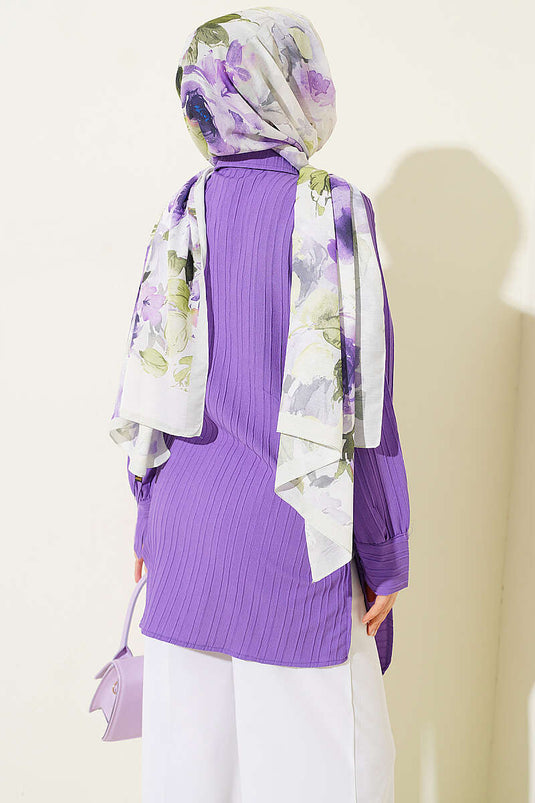 Lila Hemd Mit Goldener Schnalle Und Details
