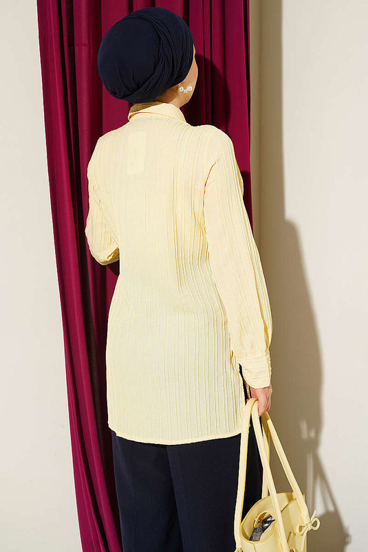Asymmetrisches Gelbes Hemd Mit Goldknopf-Details