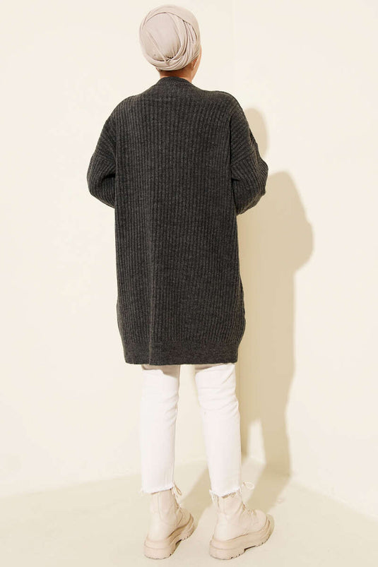 Asymmetrische Stricktunika Mit Prägung Und Streifen In Rauchgrau