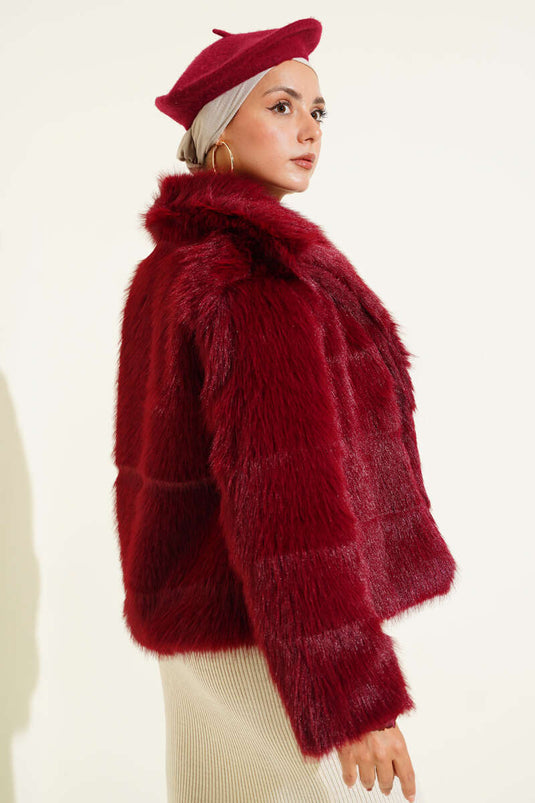 Manteau en fourrure doublé bordeaux