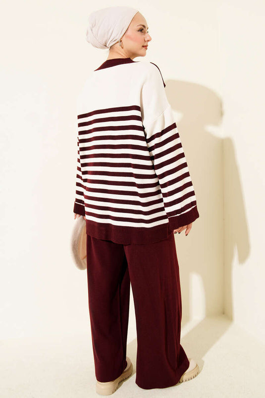 طقم ثنائي منسوج مخطط مع وشاح بتدرج أحمر خمري