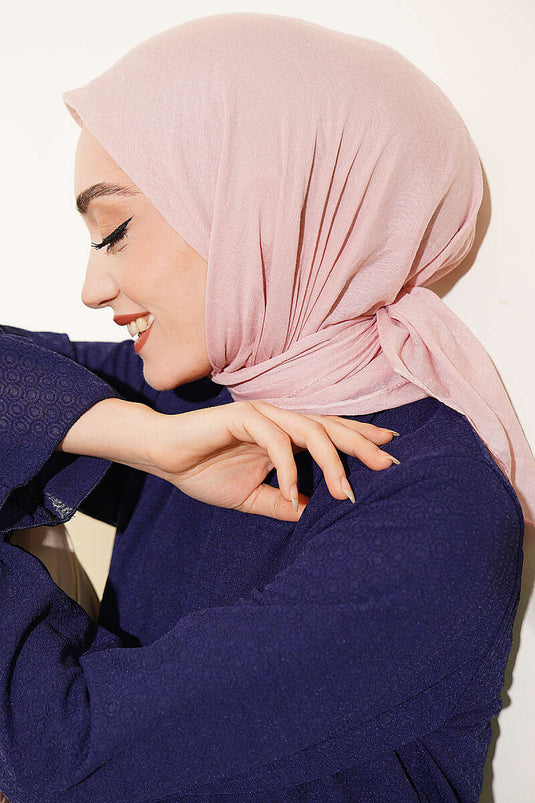 آية سيريسي وشاح قطني رقيق بودرة