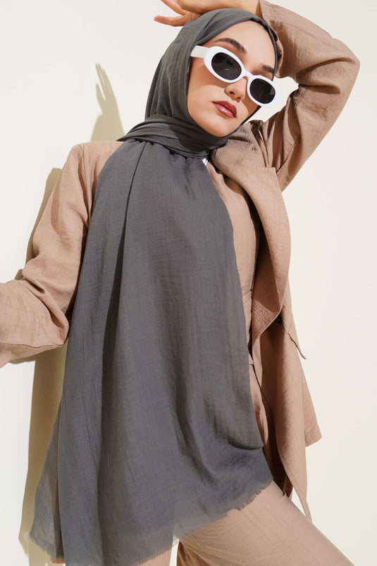 Sciarpa sottile in cotone della serie Aya, grigio fumo -177