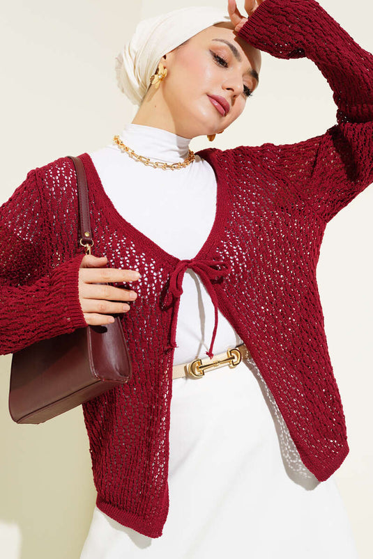 Cardigan court en maille ajourée à lacets rouge bordeaux