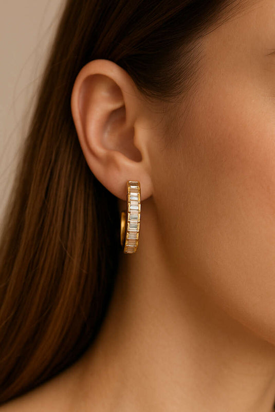 أقراط من حجر الباغيت