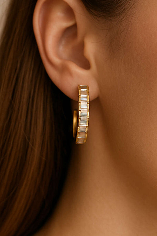 أقراط من حجر الباغيت