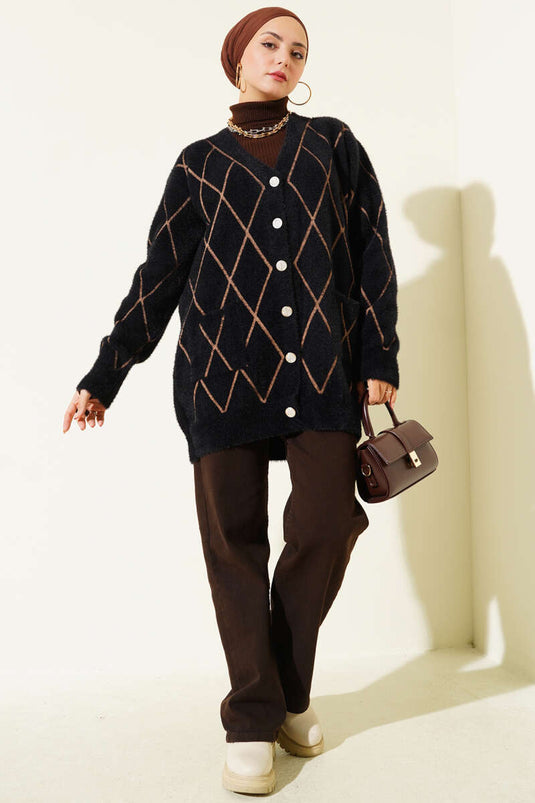 كارديجان أسود جملي مخطط بنقشة البقلاوة، بجيوب وذيل مخطط، مزين بلحية.