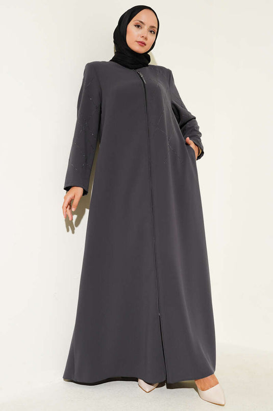 Abaya à fermeture éclair ornée de motifs baklava, couleur gris fumé