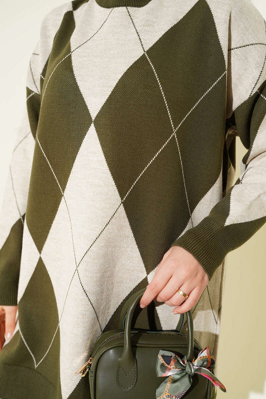 نمط بقلاوة، سترة محبوكة أساسية، لون كاكي