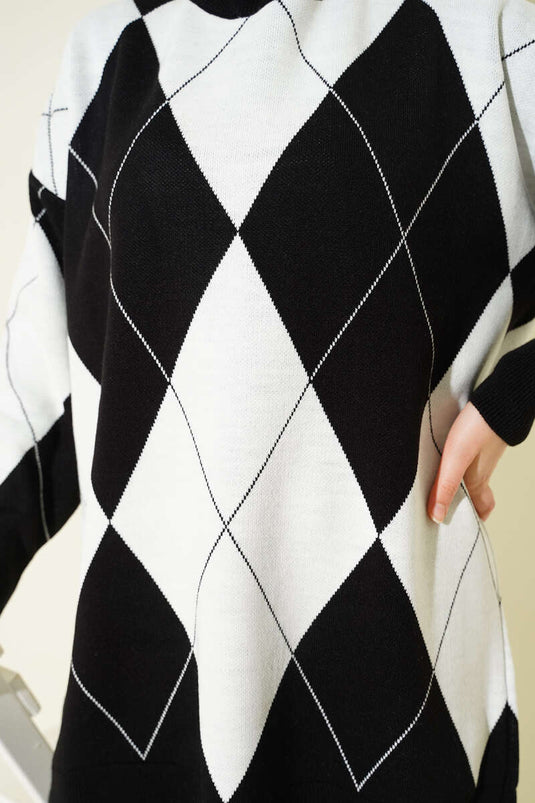 سترة سوداء أساسية محبوكة بنمط البقلاوة