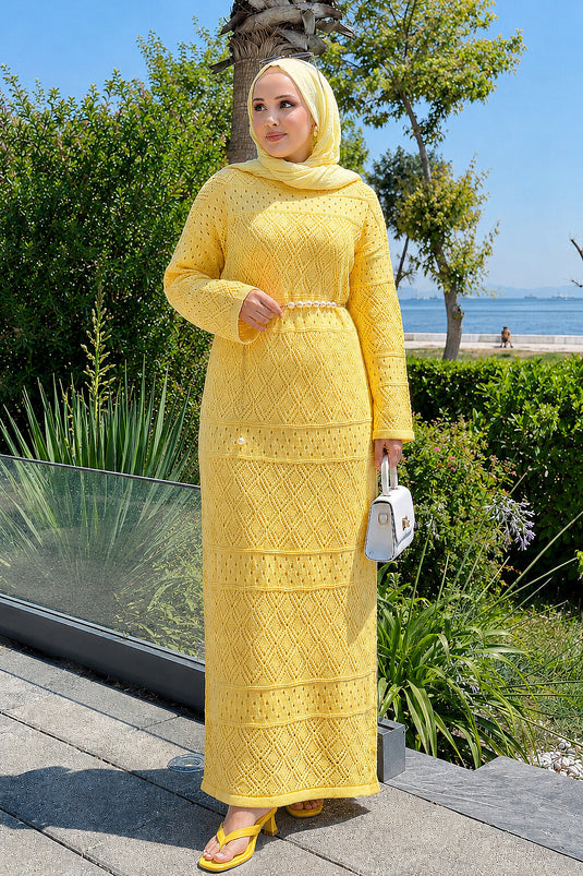 Gelbes Doppelstrickkleid Mit Batikmuster Und Futter