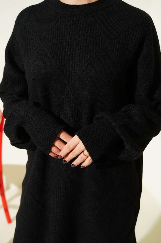 تونيك أسود ناعم محبوك بنقشة البقلاوة