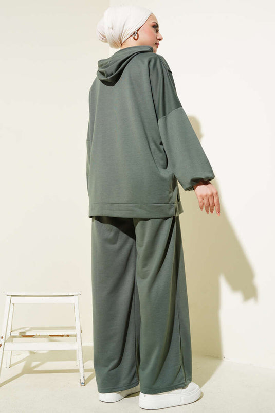 Relaxed Two-Piece Set with Balance Emblem and Hood, Olive Green