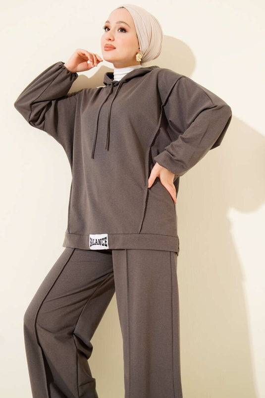 بدلة Balance Emblem الكاجوال المكونة من قطعتين ذات القلنسوة باللون الدخاني