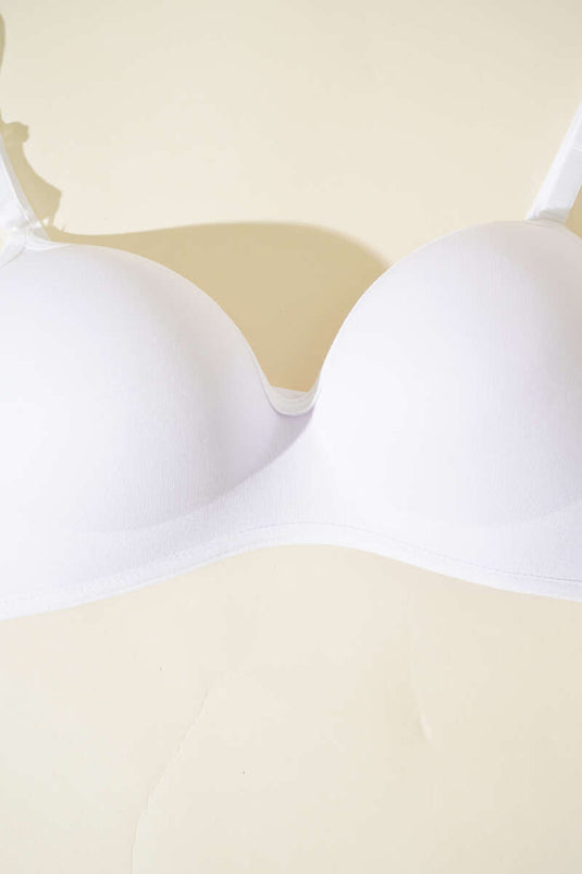 حمالة صدر لاسلكية باللون الأبيض