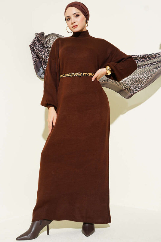 Braunes Strickkleid Mit Rundhalsausschnitt