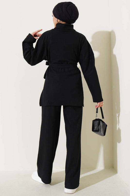 Ensemble deux pièces noir à col roulé côtelé et ceinture