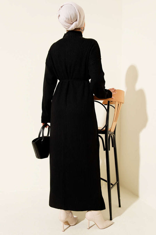 Abito in maglia con collo a barchetta e cintura a corda Nero