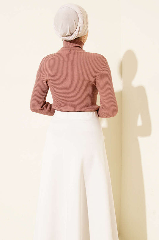 سترة محبوكة بياقة مدورة مطوية من داستي روز